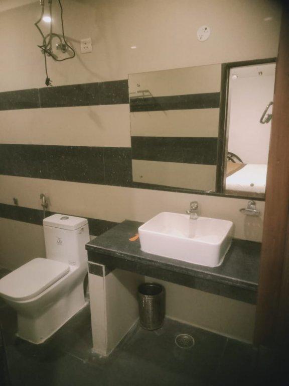 Oyo Hotel Blu Pebbles Near Delhi Airport New Delhi Exterior photo
